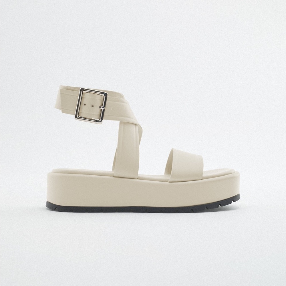 NWOT. Zara Off White/Cream Leather Flat Platform Sandals. Size 7,5.
